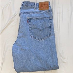 Levi’s 550 Relaxed Fit Lightwash Jeans 38x29
